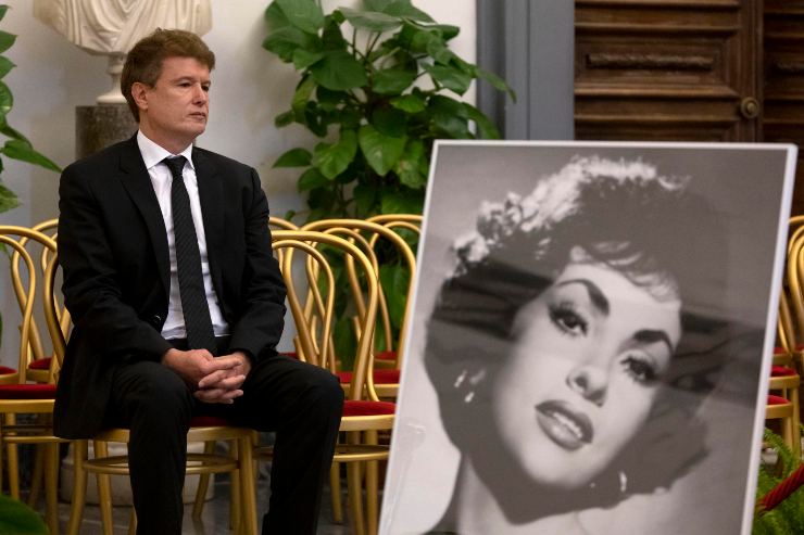 Rigau al funerale di Gina Lollobrigida