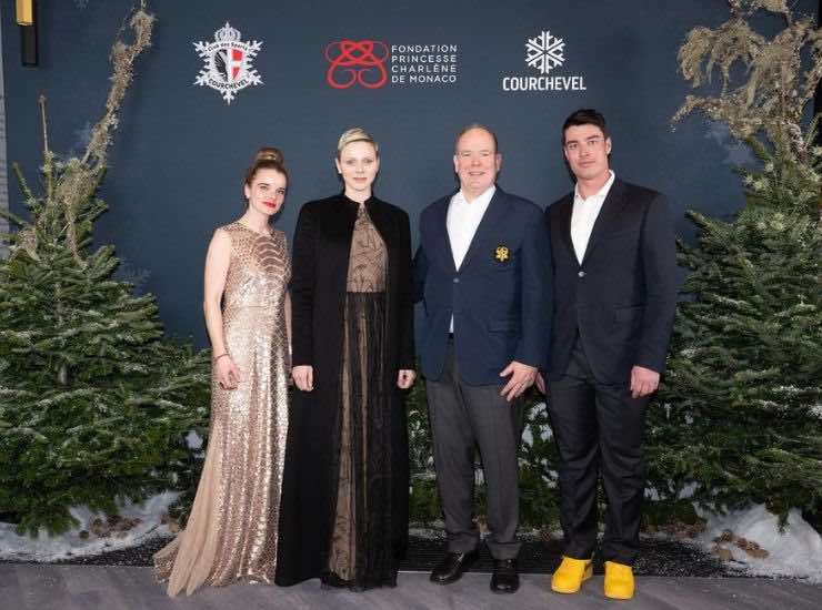 charlene di monaco pallida e provata