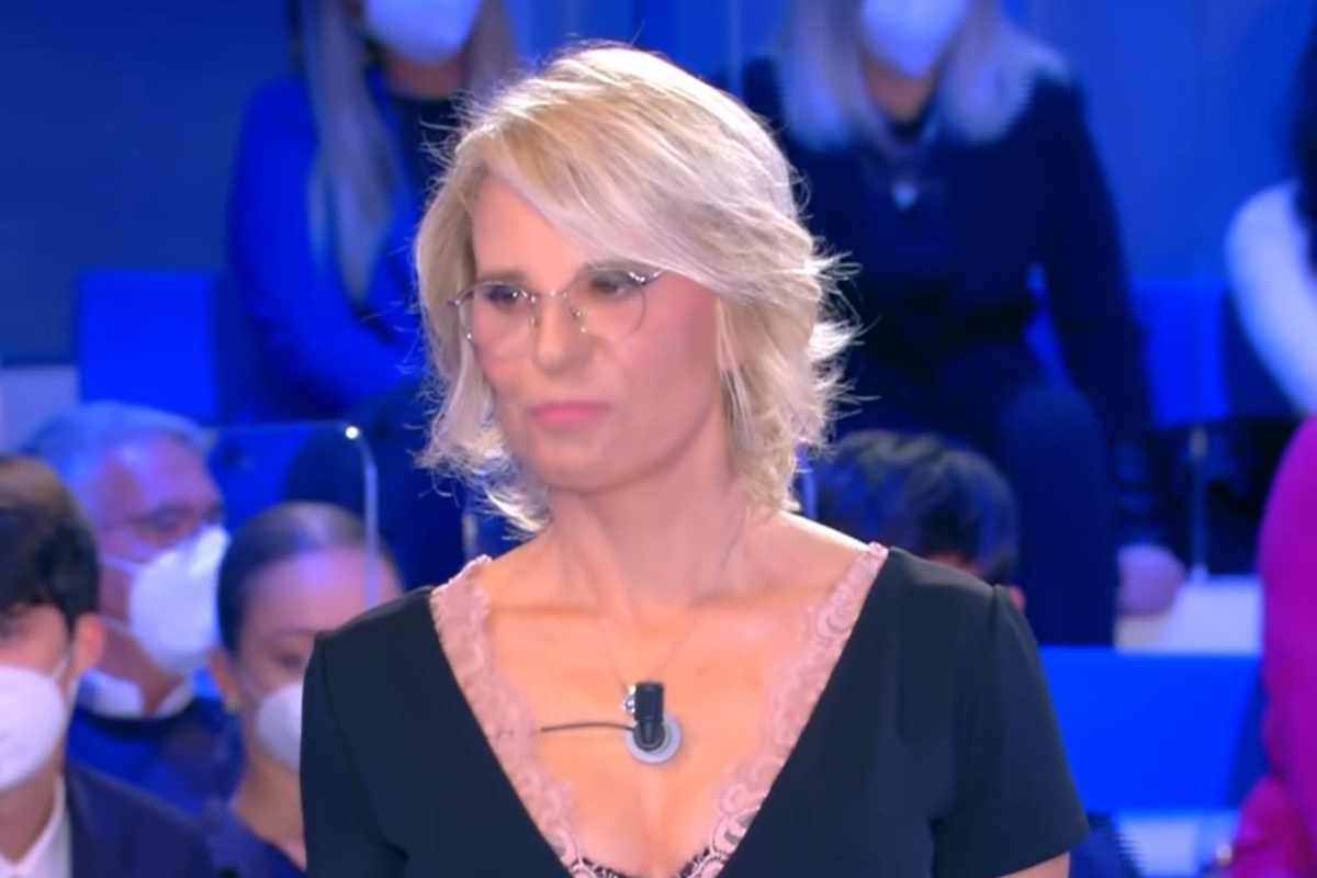 maria de filippi dolore per incidente