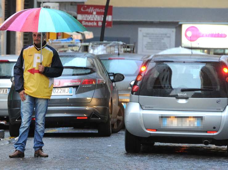 Occupare parcheggio a piedi