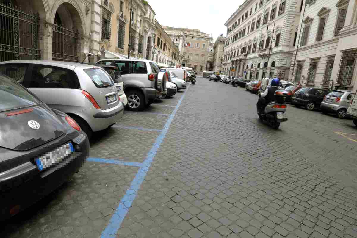 Occupare parcheggio a piedi
