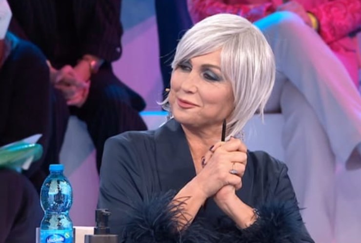 alessandra celentano parrucca amici