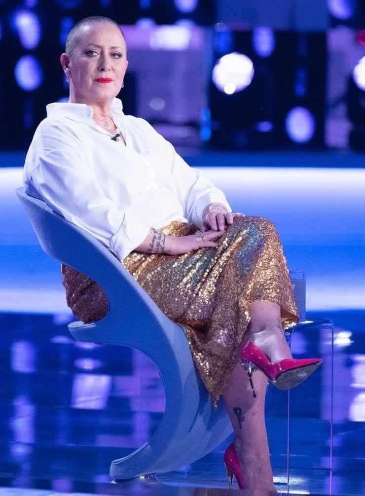 Carolyn Smith a Verissimo: il look fa sognare