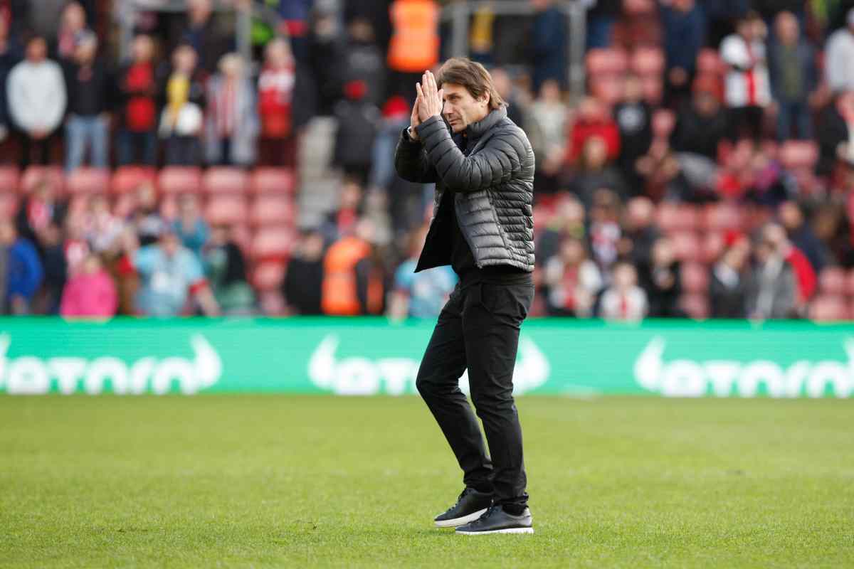 Conte applaude e cammina