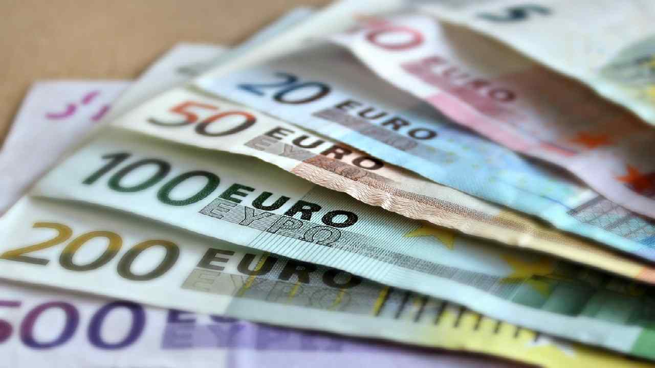 Banconote di vari tagli (Euro)