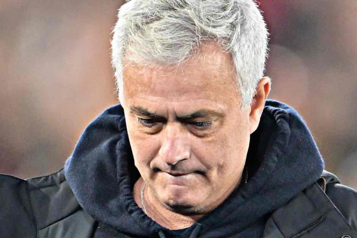 José Mourinho a testa bassa