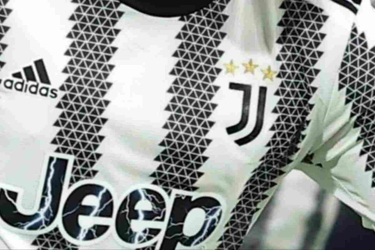 Stemma Juventus sulla maglia