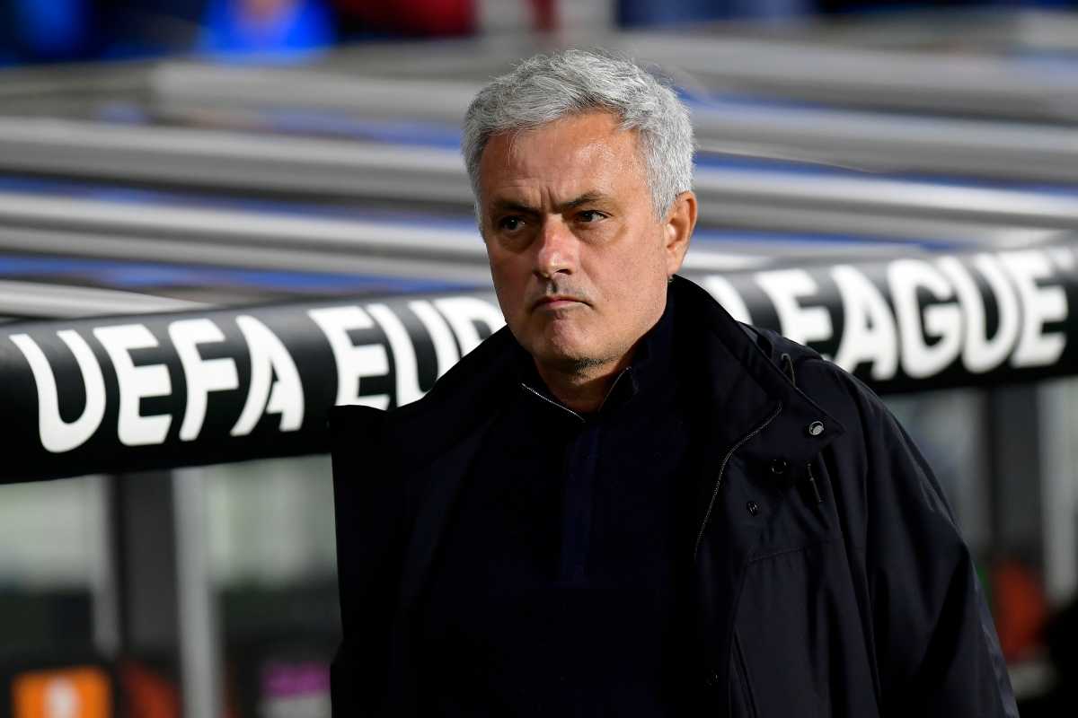 Mourinho perplesso: l'ultima notizia scuote il mondo Roma