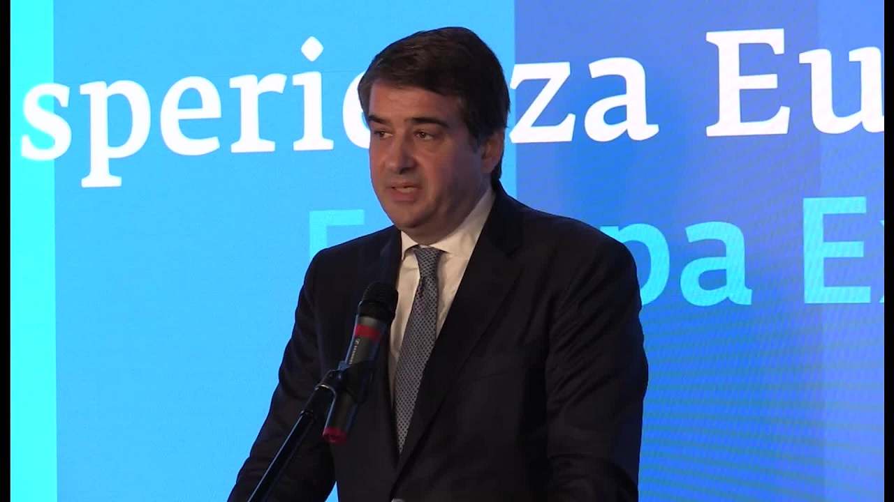 Fitto, Pnrr: "Alcuni obiettivi non raggiungibili entro il 2026"