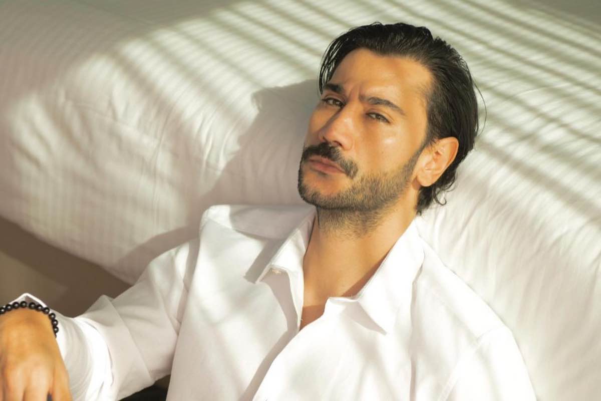 Uğur Güneş sexy