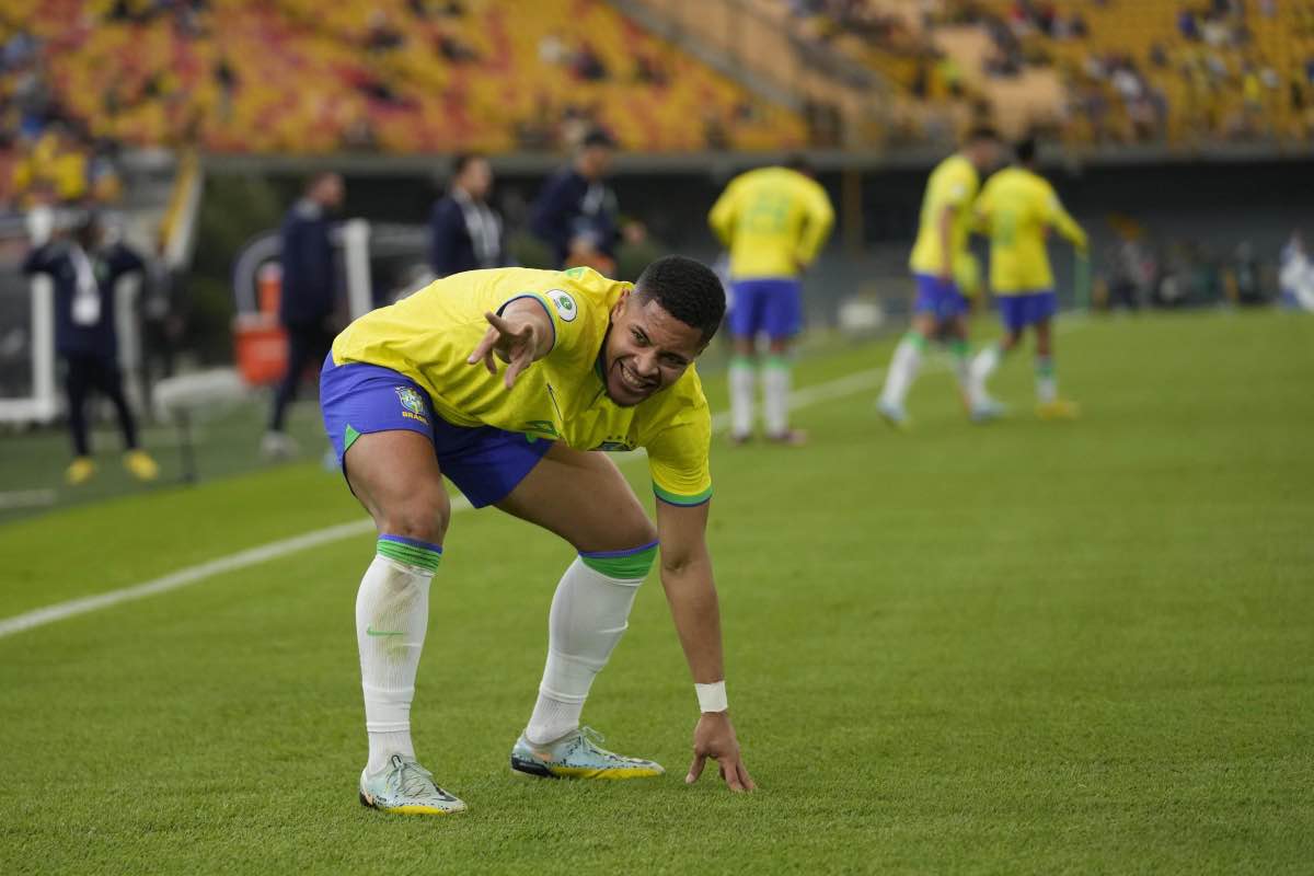 Vitor Roqye con la maglia del Brasile