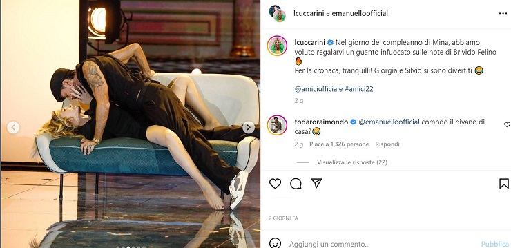 Amici 22: un balletto molto sensuale tra due professori scatena l’ironia della conduttrice Maria De Filippi