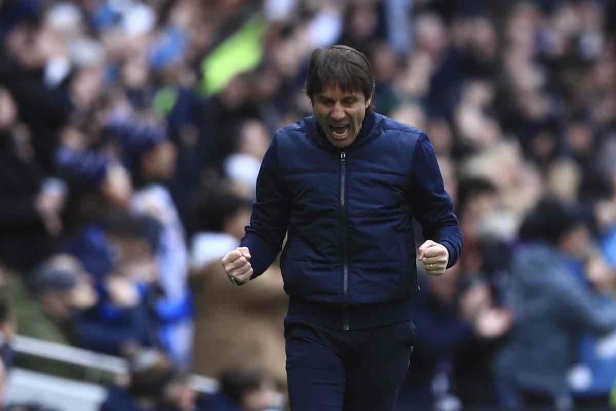 Antonio Conte esulta al gol