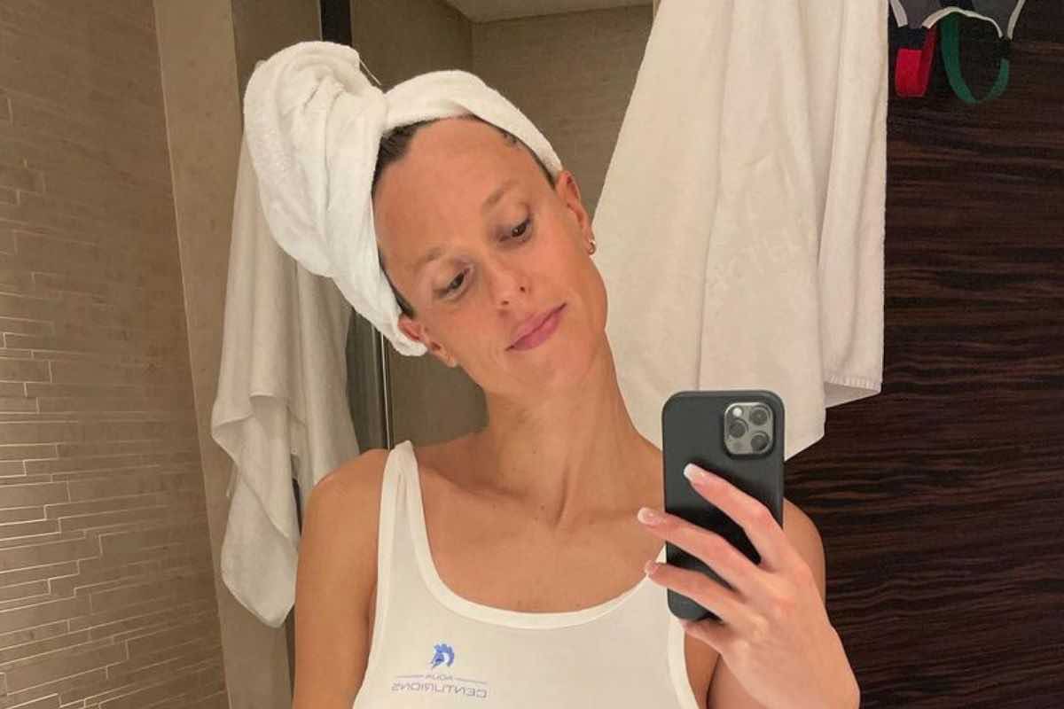 federica pellegrini selfie in bagno