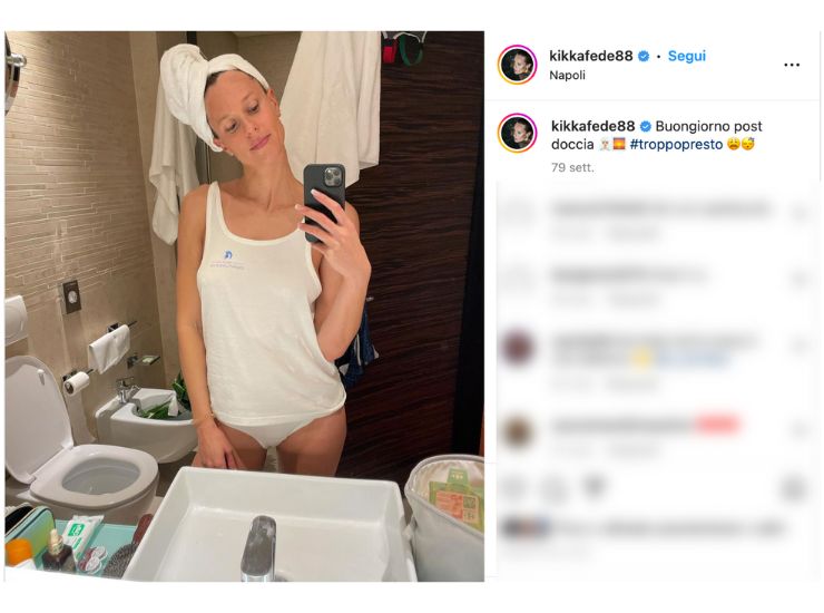 federica pellegrini selfie in bagno