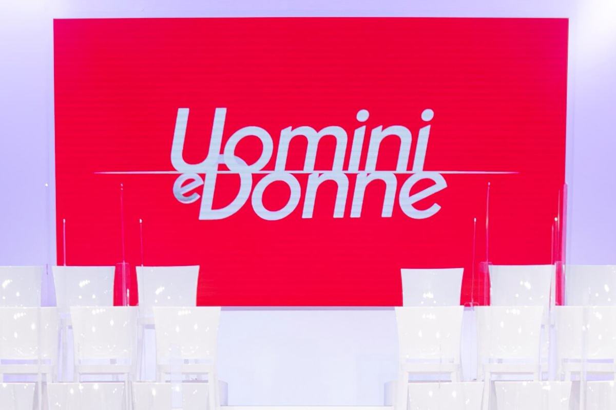 maria de filippi incredula uomini e donne