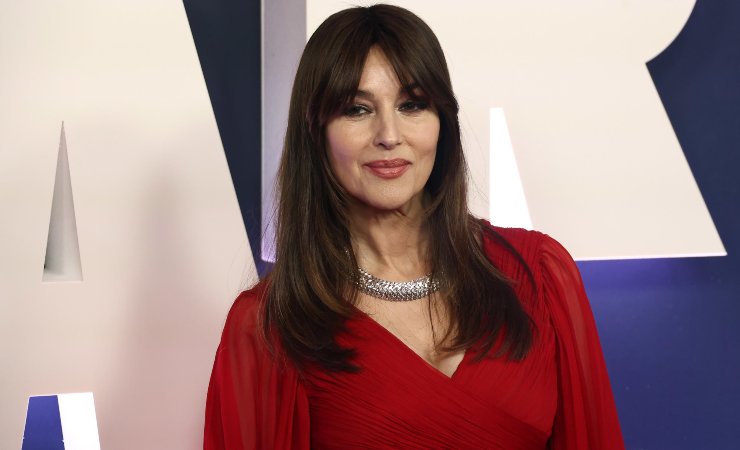 monica bellucci addio nero schiariture bionde 