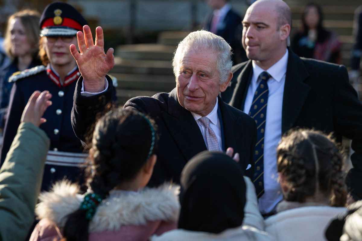 re carlo incoronazione nipoti