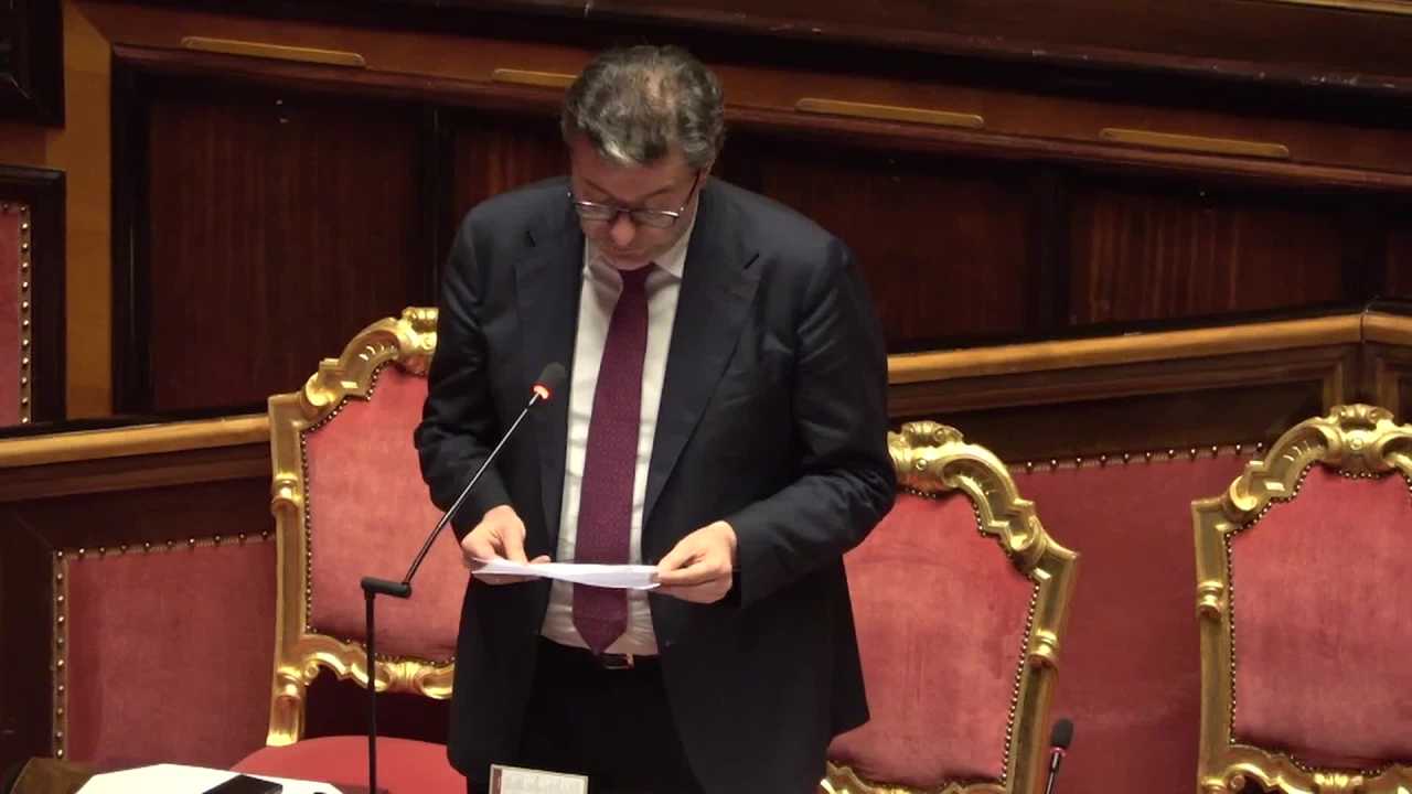 Il ministro Giancarlo Giorgetti mentre parla in Parlamento