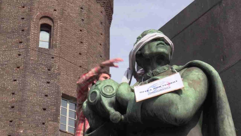 La protesta di Extinction Rebellion a Torino