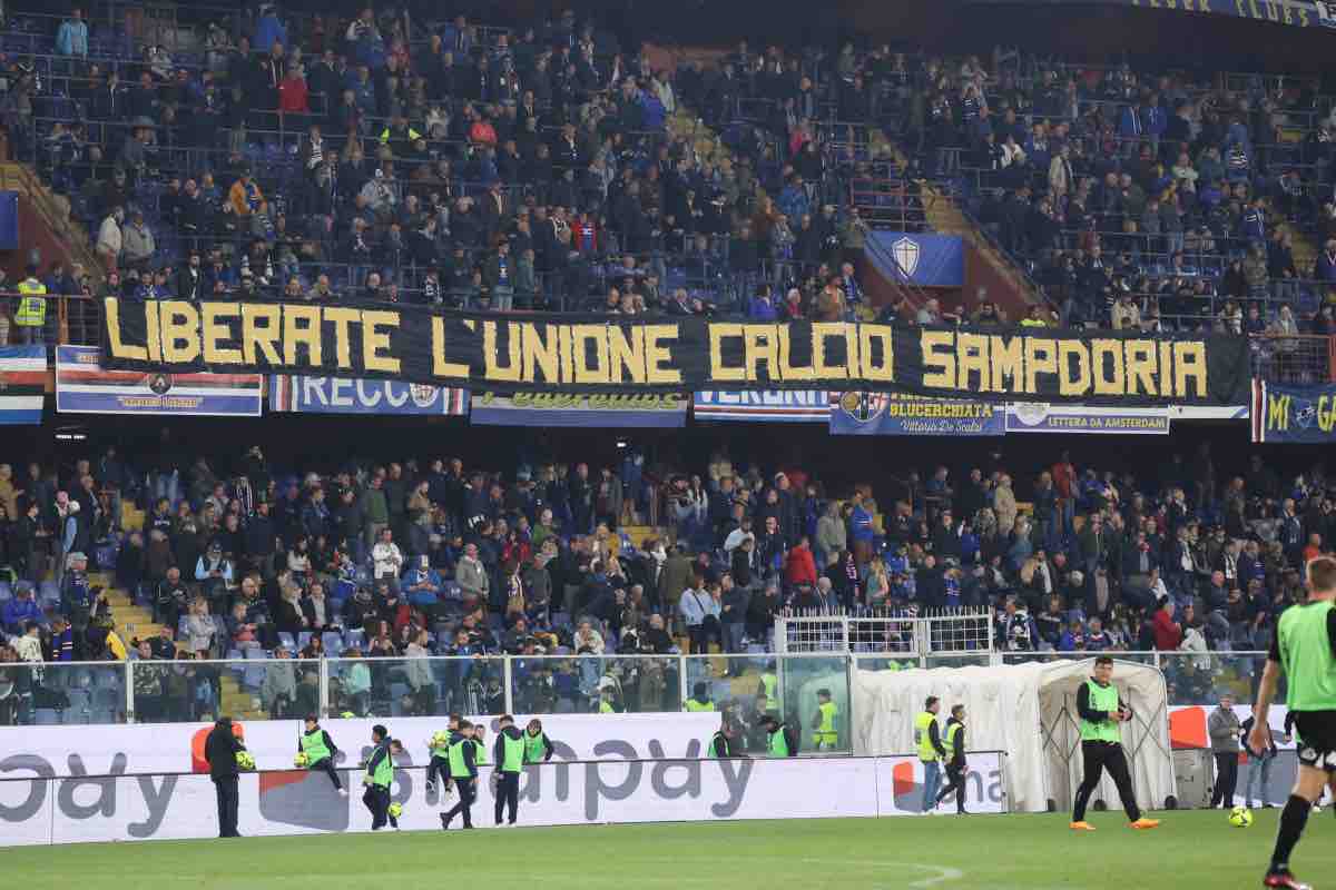 Striscione fumogeni tifosi Sampdoria Spezia