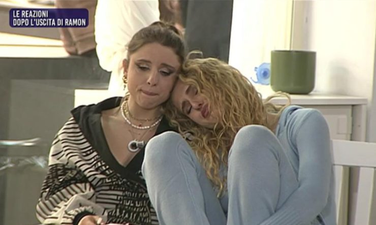 Amici, Angelina e Isobel in lacrime: interviene Maria