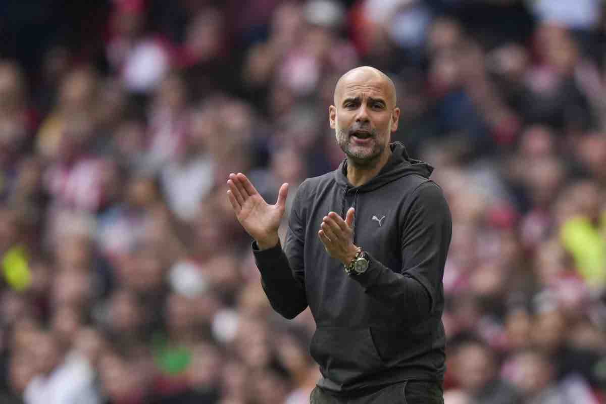 Pep Guardiola a bordocampo