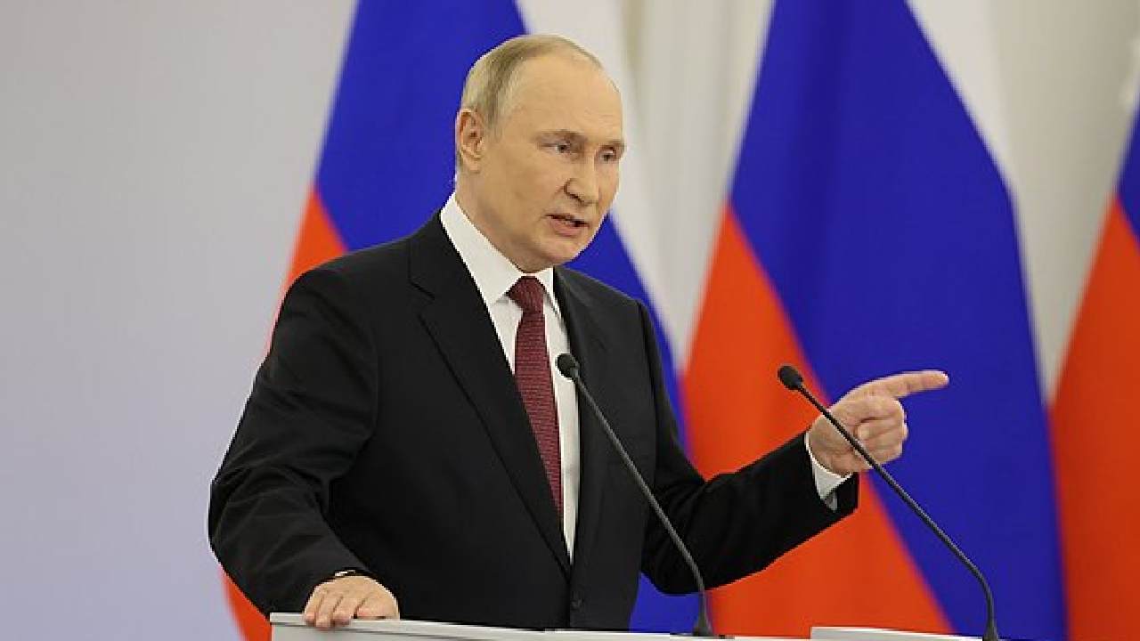 Vladimir Putin durante un discorso