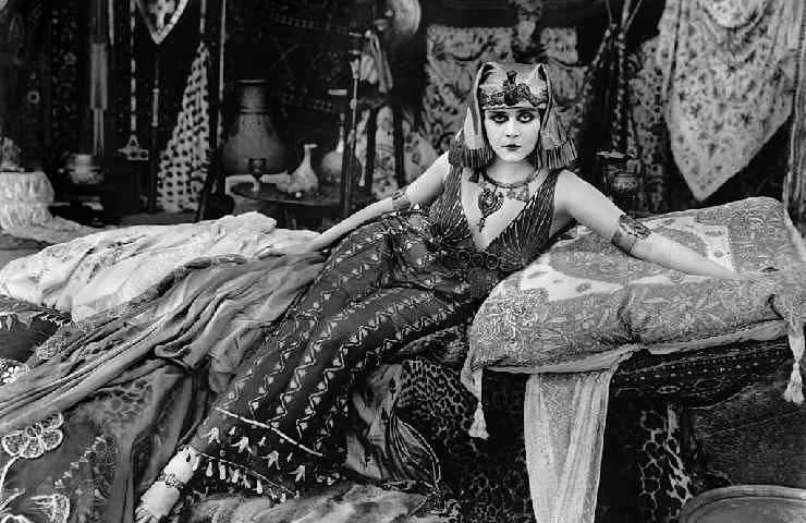 Theda Bara come Cleopatra