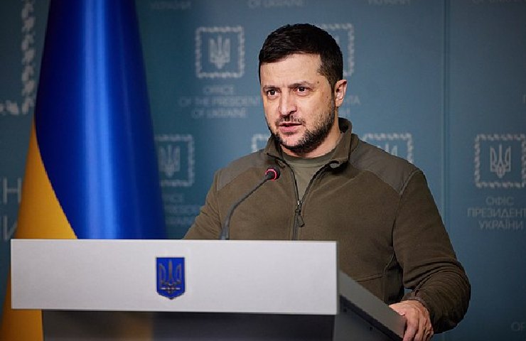 Zelensky durante un discorso