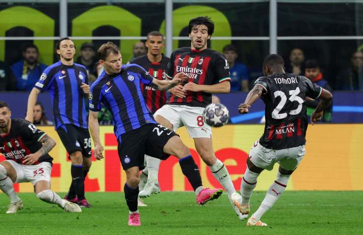 Barella e Tomori durante la partita