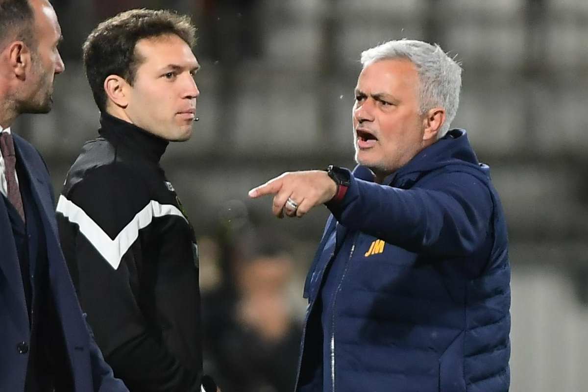 Mourinho squalifica