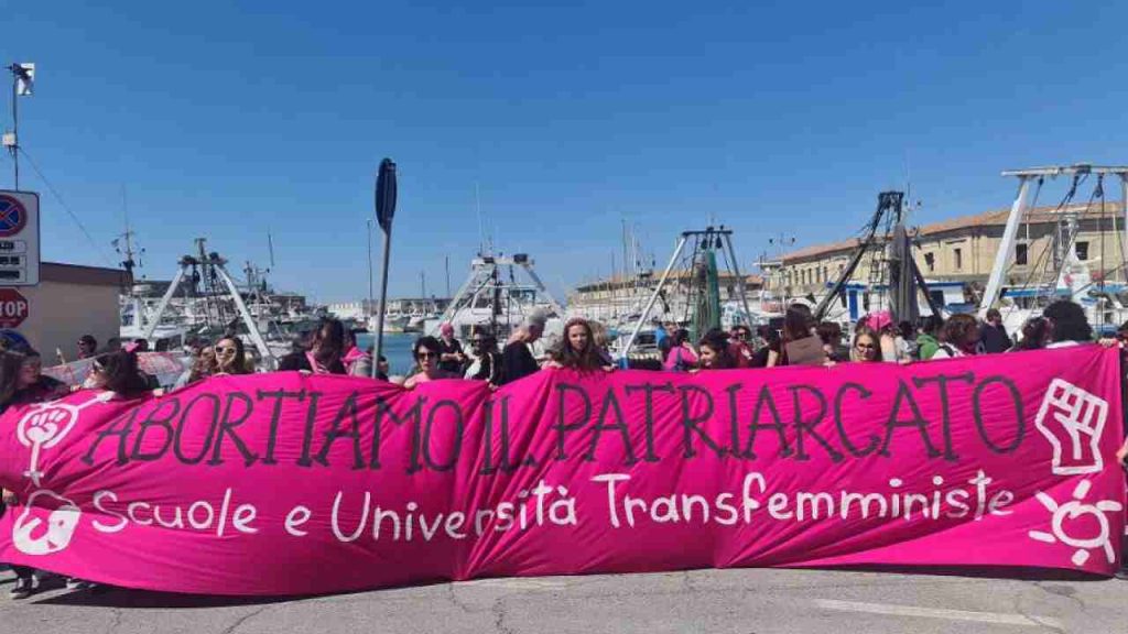 Una protesta contro l'obiezione di coscienza