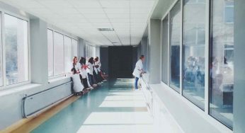 Fondazione Gimbe lancia l’allarme: “Sempre meno pediatri”