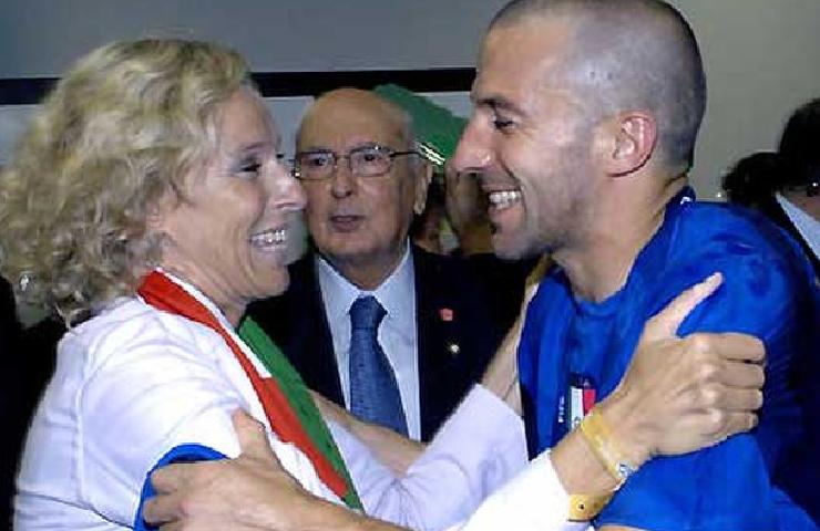 Giovanna Melandri abbraccia Alessandro Del Piero