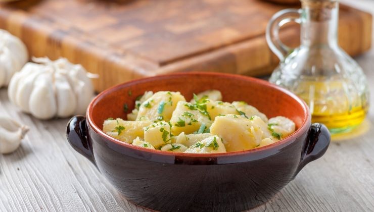 Insalata patate variante estate preparazione