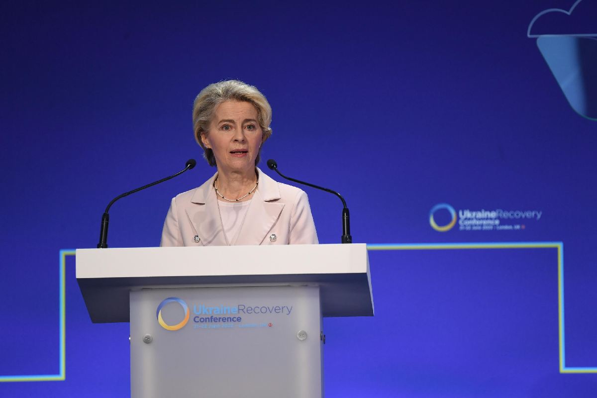 Von der Leyen durante la conferenza a Londra sull'Ucraina