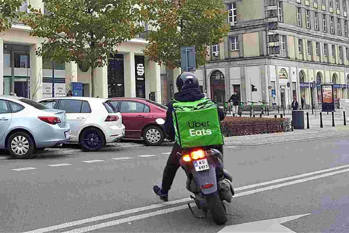 Corriere di Uber Eats