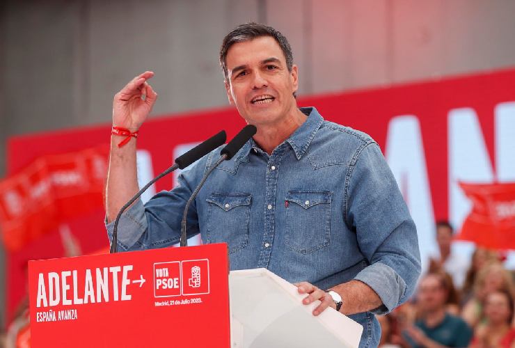 Pedro Sanchez, leader del Partito Socialista, che tiene alle lezioni spagnole