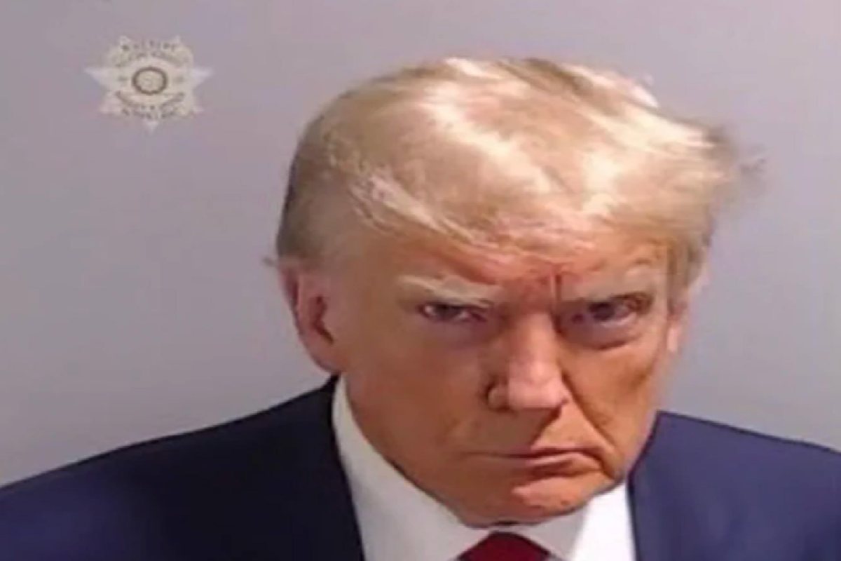 La foto segnaletica di Donald Trump dopo l'arresto in Georgia
