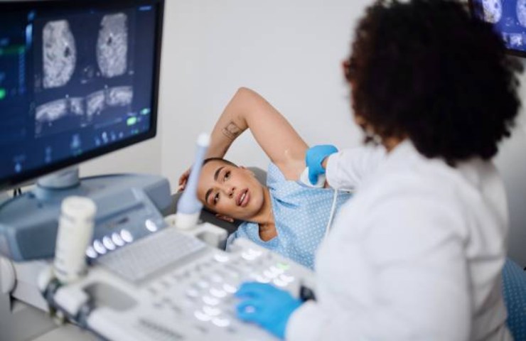 Paziente oncologico fa una visita di controllo