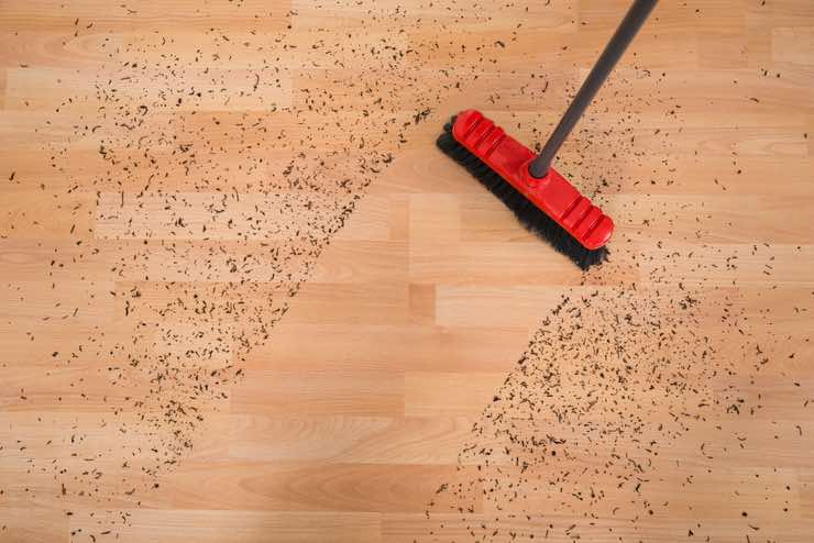 Pavimenti: il trucco degli esperti per pulirlo