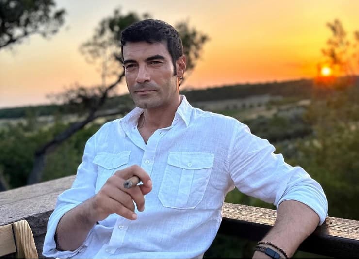 demir terra amara irriconoscibile nella realtà
