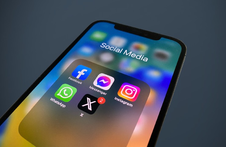 Social media su uno smartphone