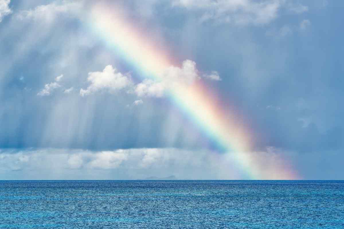 L'arcobaleno sul mare