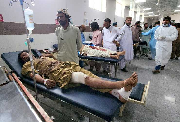 Feriti ricoverati in ospedale dopo un attentato terroristico in Pakistan