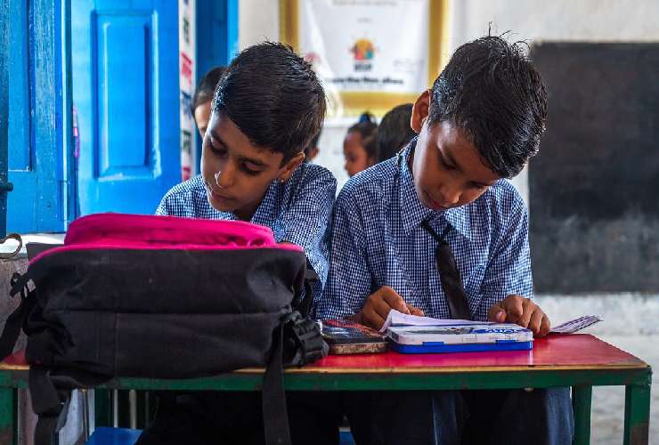 Bambini a scuola in India