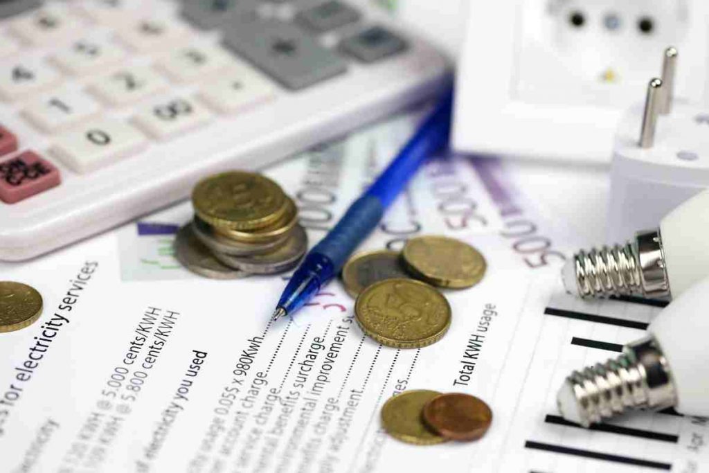 Bonus bollette e benzina, ecco le mosse del governo