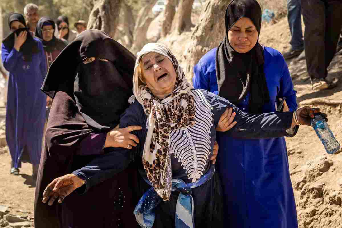 Donne sfollate dal terremoto in Marocco