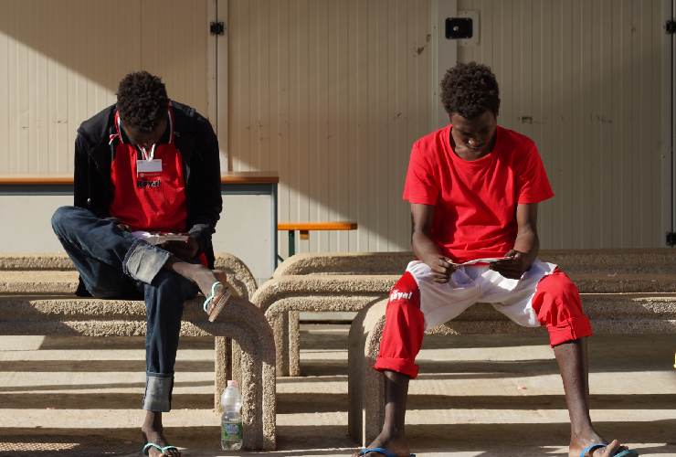 Minori migranti nell'hotspot di Lampedusa